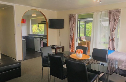 Rotorua Hotel | Red Rock Thermal Motel