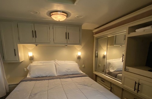 Foothills House | Red Rocks RV! Full Hookup!