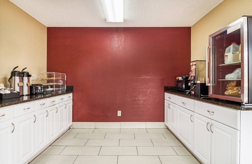 Acworth Hotel | Red Roof Inn Acworth - Emerson/LakePoint South