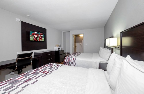 Arlington Hotel | Red Roof Inn Arlington - Entertainment District