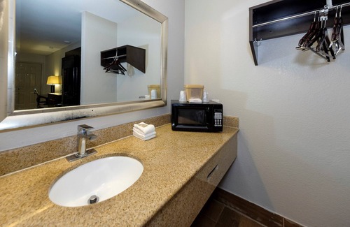 Arlington Hotel | Red Roof Inn Arlington - Entertainment District