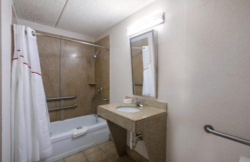 Conley Hotel | Red Roof Inn Atlanta Airport NE Conley