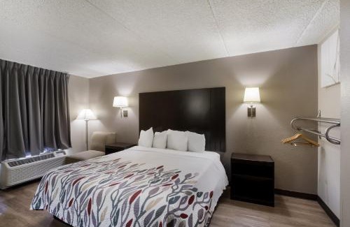 Conley Hotel | Red Roof Inn Atlanta Airport NE Conley