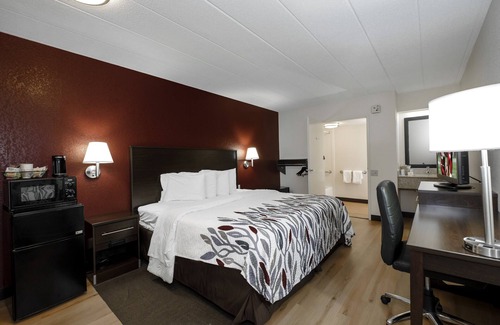 Oleander - Sunset Hotel | Red Roof Inn Bakersfield