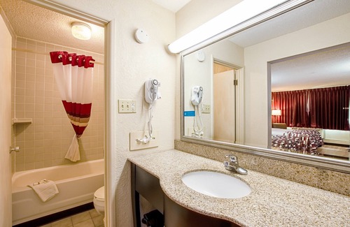 Battle Creek Hotel | Red Roof Inn Battle Creek