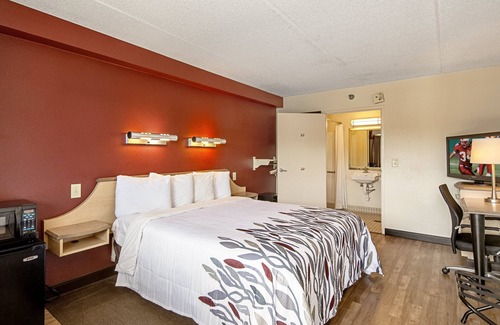 Southborough Hotel | Red Roof Inn Boston - Southborough/Worcester