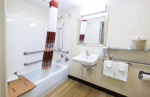 Southborough Hotel | Red Roof Inn Boston - Southborough/Worcester