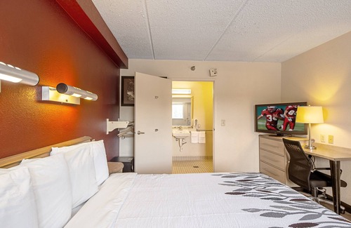 Southborough Hotel | Red Roof Inn Boston - Southborough/Worcester