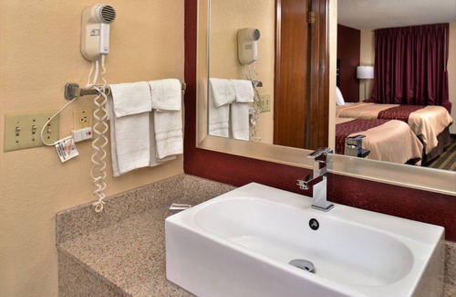 Cartersville Hotel | Red Roof Inn Cartersville–Emerson/LakePoint North