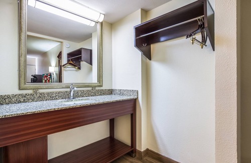 Caryville Hotel | Red Roof Inn Caryville