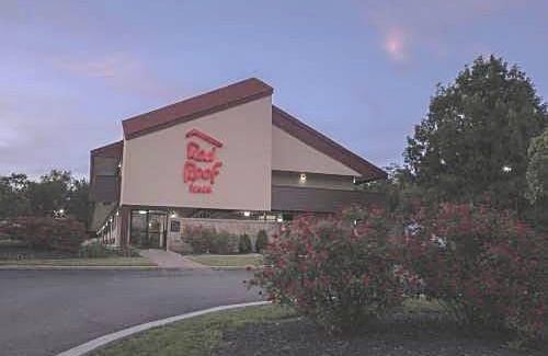 Latonia Hotel | Red Roof Inn Cincinnati East - Beechmont