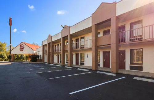 Clarksville Hotel | Red Roof Inn Clarksville
