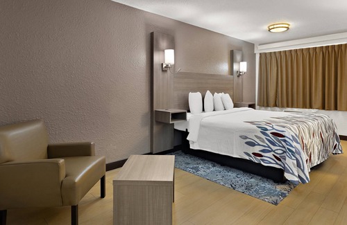 Westlake Hotel | Red Roof Inn Cleveland - Westlake