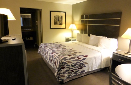 Kedron Hotel | Red Roof Inn Columbia, TN