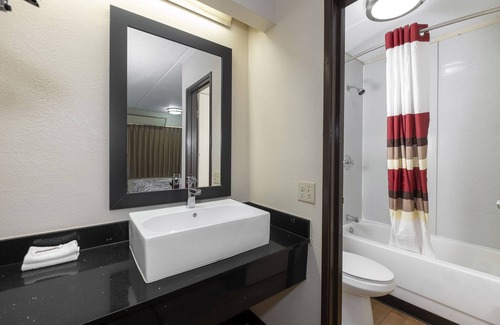 Seven Oaks Hotel | Red Roof Inn Columbia West, SC