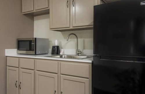 North Aurora Hotel | Red Roof Inn & Conference Center Chicago - N Aurora/Naperville