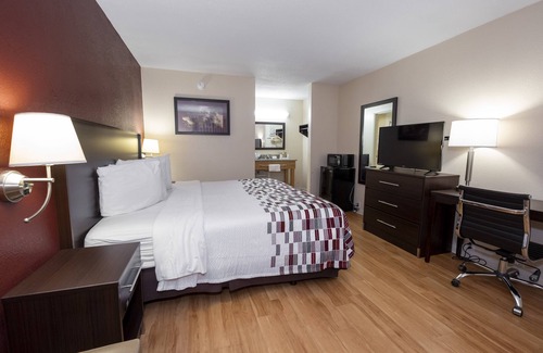 Knoxville Hotel | Red Roof Inn Knoxville North - Merchants Drive