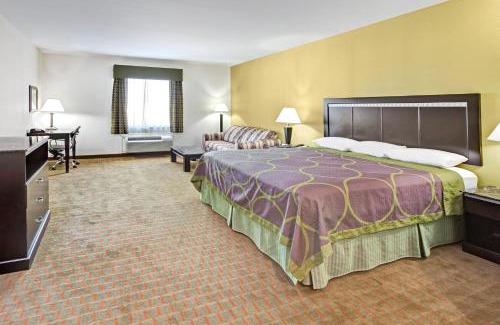 La Porte Hotel | Red Roof Inn La Porte