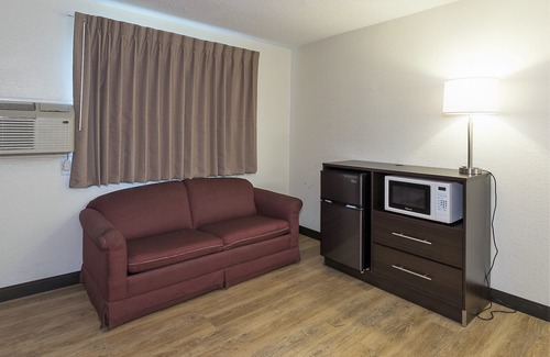 Witmer Hotel | Red Roof Inn Lancaster - Strasburg