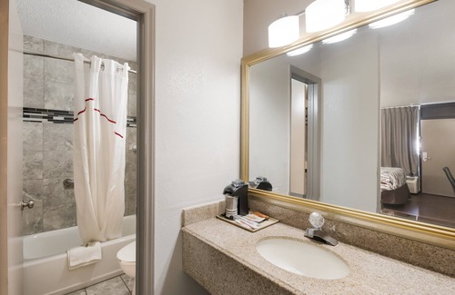 Lenoir Hotel | Red Roof Inn Lenoir