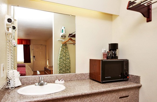 Lompoc Hotel | Red Roof Inn Lompoc