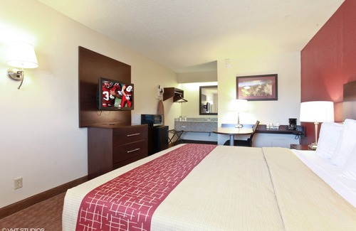 Michigan City Hotel | Red Roof Inn Michigan City