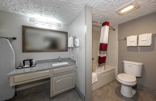 Monroe Hotel | Red Roof Inn Monroe