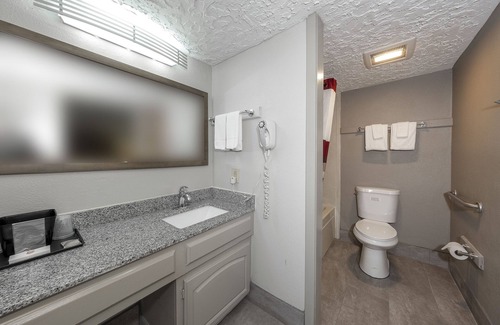 Monroe Hotel | Red Roof Inn Monroe