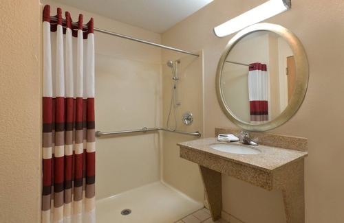 North Little Rock Hotel | Red Roof Inn North Little Rock