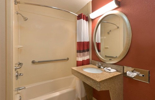 North Little Rock Hotel | Red Roof Inn North Little Rock