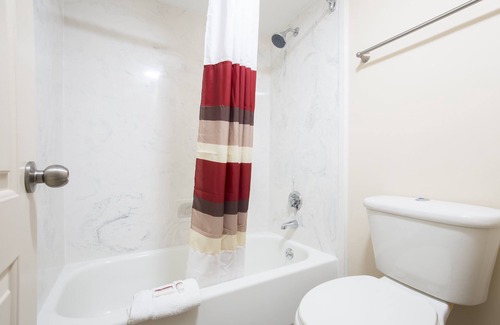Irondale Hotel | Red Roof Inn PLUS+ Birmingham East - Irondale/Airport