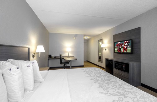 Mansfield Hotel | Red Roof Inn PLUS+ Boston - Mansfield/Foxboro