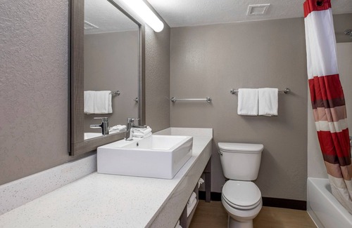 Mansfield Hotel | Red Roof Inn PLUS+ Boston - Mansfield/Foxboro