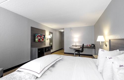 Mansfield Hotel | Red Roof Inn PLUS+ Boston - Mansfield/Foxboro