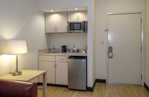 Gainesville Hotel | Red Roof Inn PLUS+ Gainesville