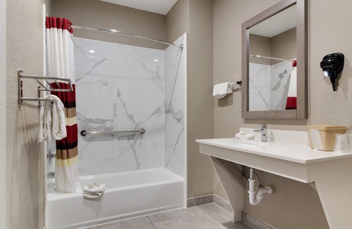 Galveston Hotel | Red Roof Inn Plus+ Galveston - Beachfront