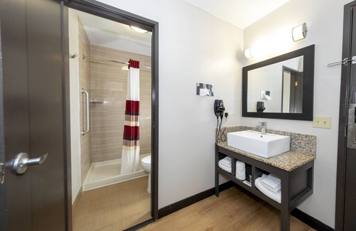 Huntsville Hotel | Red Roof Inn PLUS+ Huntsville