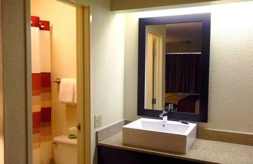 Statesville Hotel | Red Roof Inn PLUS+ Statesville