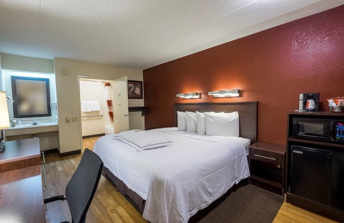 Statesville Hotel | Red Roof Inn PLUS+ Statesville