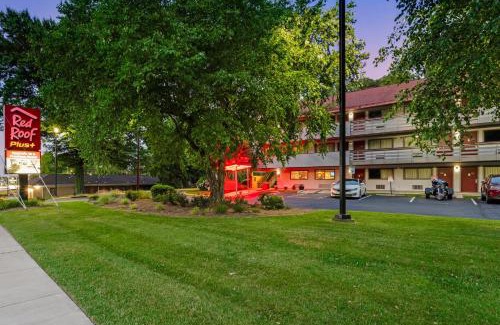 Belle Haven Hotel | Red Roof Inn PLUS+ Washington DC - Alexandria
