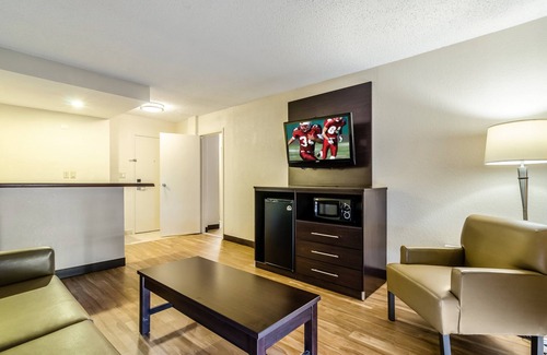 Wichita Hotel | Red Roof Inn PLUS+ Wichita East