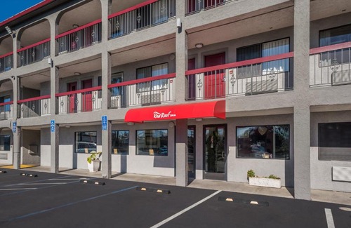 Stockton Hotel | Red Roof Inn Stockton