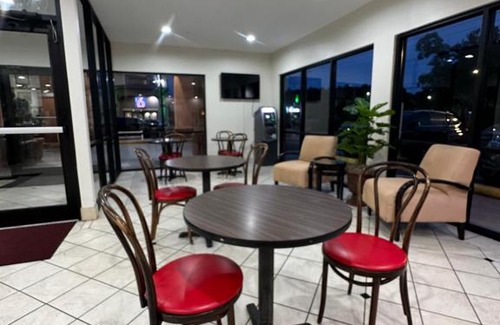 Biloxi Hotel | Red Roof Inn & Suites Biloxi - Ocean Springs