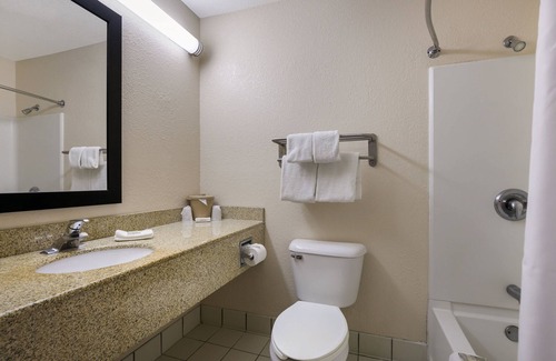 Knoxville Hotel | Red Roof Inn & Suites Knoxville East