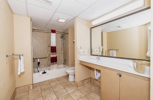 Macon Hotel | Red Roof Inn & Suites Macon