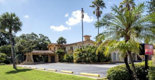 St. Petersburg - Clearwater Hotel | Red Roof Inn Tampa Bay - St. Petersburg