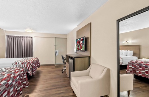 Brentwood Hotel | Red Roof Inn Washington, DC