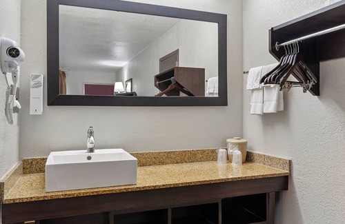 Wilmington Hotel | Red Roof Inn Wilmington, NC