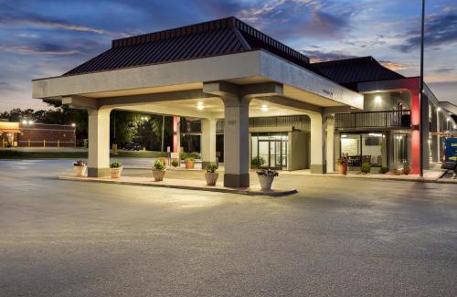 Wilmington Hotel | Red Roof Inn Wilmington NC