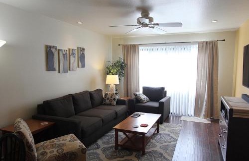 Rancho Mirage Apartment | Red Roof Retreat